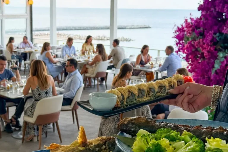 reyna restaurant 768x512